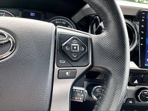 Certified 2017 Toyota Tacoma TRD Sport AWD/4WD image 15
