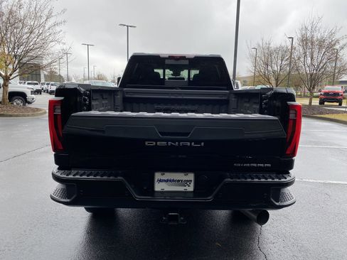 Used 2024 GMC Sierra 2500 Denali w/ Denali Reserve Package image 11
