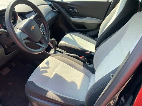 Used 2020 Chevrolet Trax LS FWD image 16