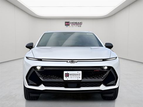 New 2025 Chevrolet Equinox EV RS image 2