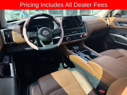 Certified 2024 Nissan Pathfinder Platinum FWD image 10