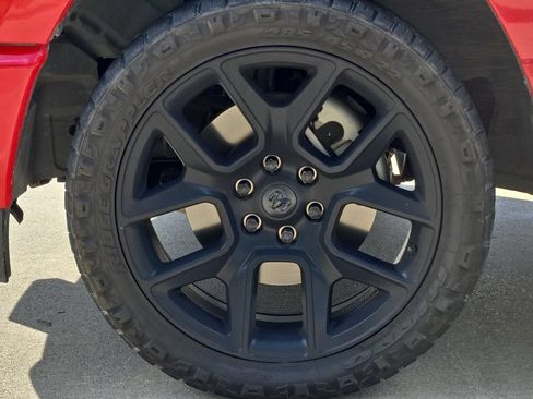 Used 2024 RAM 1500 Laramie AWD/4WD image 12