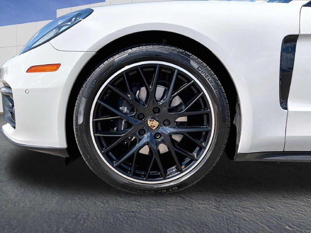 Certified 2023 Porsche Panamera 4 Platinum Edition AWD/4WD image 11
