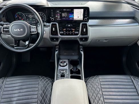 Used 2022 Kia Sorento S image 13