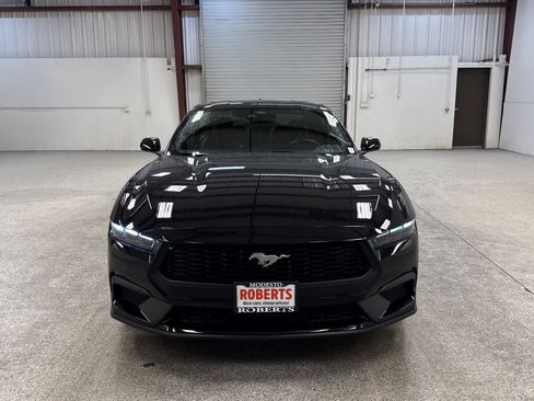 Used 2025 Ford Mustang Premium image 19