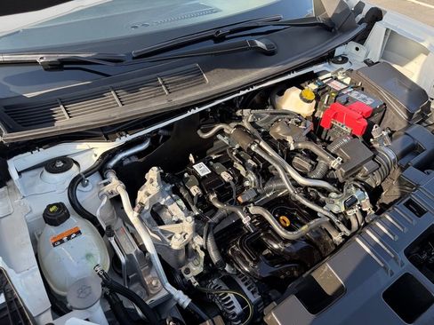 Used 2025 Nissan Kicks SR FWD image 37