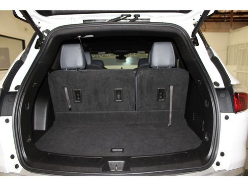 Used 2023 Buick Enclave Essence image 20