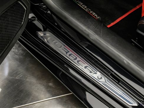 Used 2015 Lamborghini Huracan LP 610-4 AWD/4WD image 48