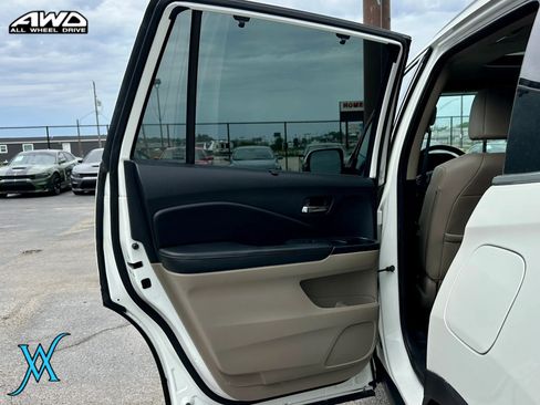 Used 2018 Honda Pilot Elite image 21