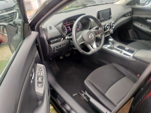 Used 2020 Nissan Sentra SV FWD image 2