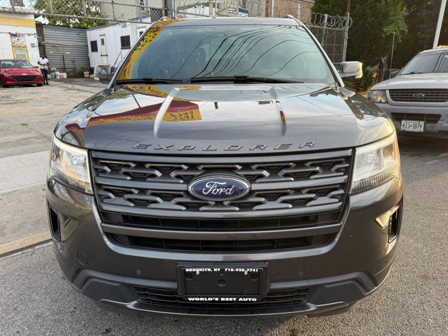 Used 2018 Ford Explorer XLT w/ Equipment Group 202A AWD/4WD image 2