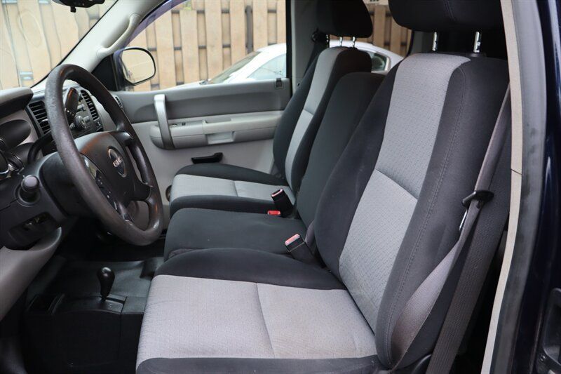 Used 2007 GMC Sierra 2500 W/T w/ Work Truck Preferred Package AWD/4WD image 15