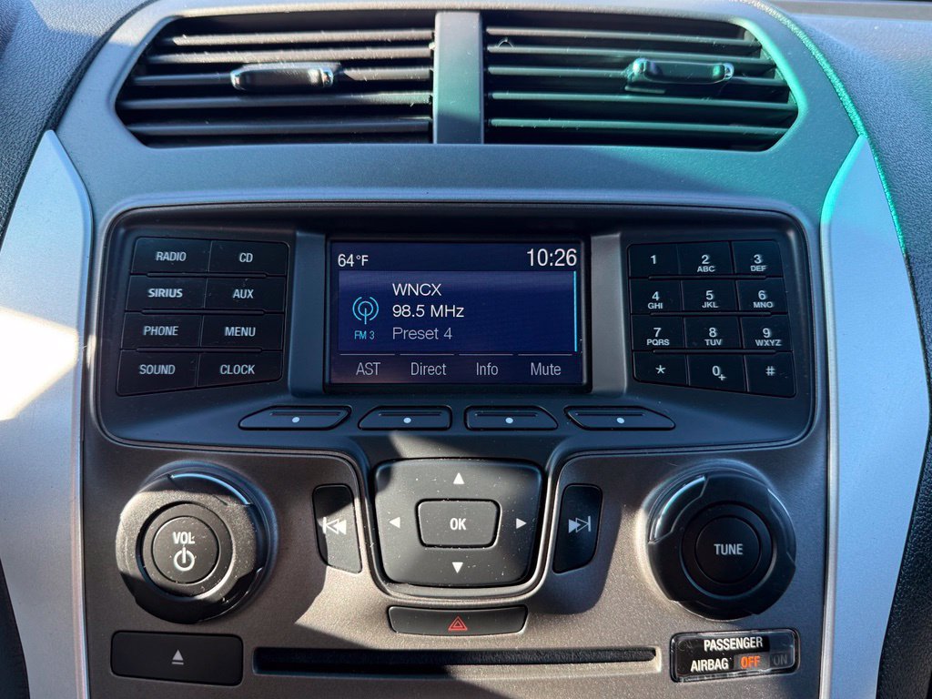 Used 2015 Ford Explorer XLT FWD image 33