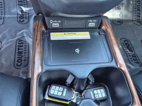 Used 2022 Honda CR-V Touring image 27