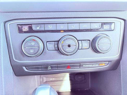 Used 2021 Volkswagen Atlas Cross Sport SE image 21