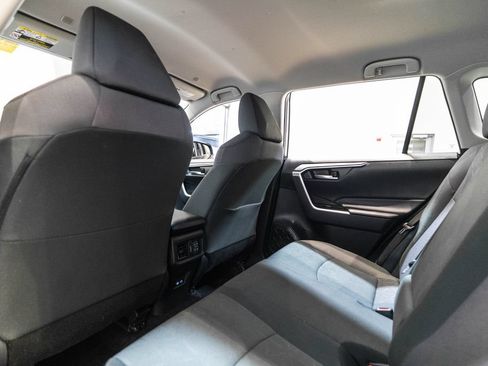 Used 2025 Toyota RAV4 XLE AWD/4WD image 15