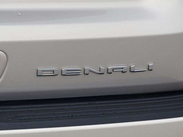 Used 2023 GMC Yukon XL Denali AWD/4WD image 13