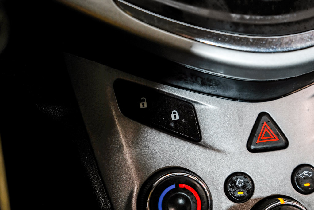 Used 2020 Chevrolet Sonic LT FWD image 29