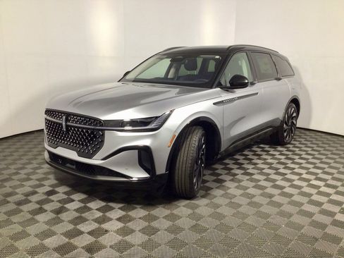 New 2026 Lincoln Nautilus Reserve w/ Jet Appearance Package image 9