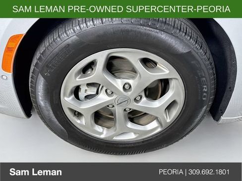 Used 2024 Chrysler Pacifica Limited w/ Trailer Tow Group FWD image 31