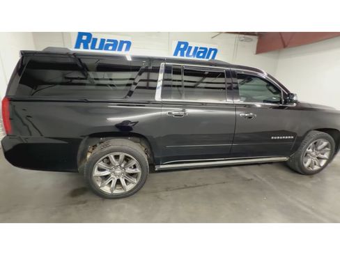 Used 2019 Chevrolet Suburban Premier RWD image 9