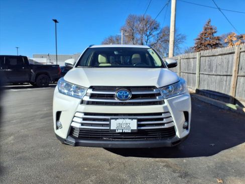 Certified 2019 Toyota Highlander XLE image 32