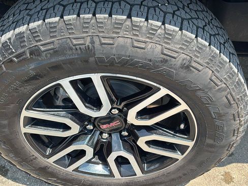 Certified 2024 GMC Sierra 1500 AT4 w/ Technology Package AWD/4WD image 12