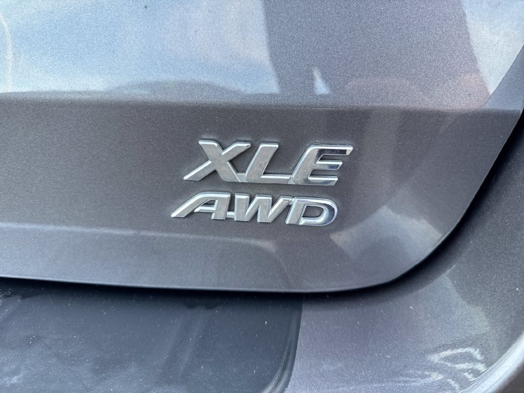 Used 2017 Toyota Sienna XLE w/ XLE Navigation Package AWD/4WD image 32