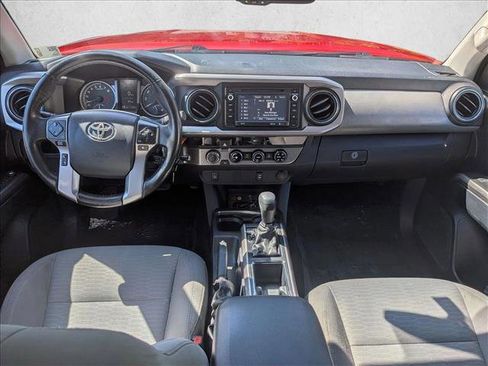 Used 2017 Toyota Tacoma SR5 AWD/4WD image 16