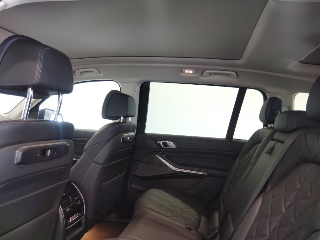 Used 2023 BMW X7 xDrive40i w/ Premium Package AWD/4WD image 46