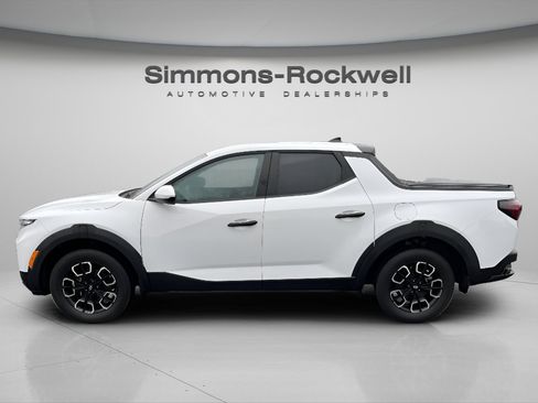 Used 2024 Hyundai Santa Cruz SE image 4