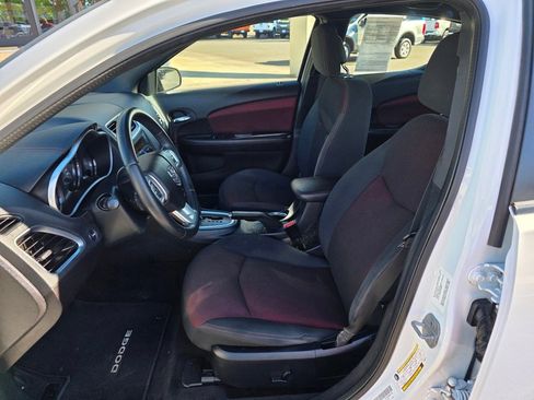 Used 2011 Dodge Avenger Heat image 7