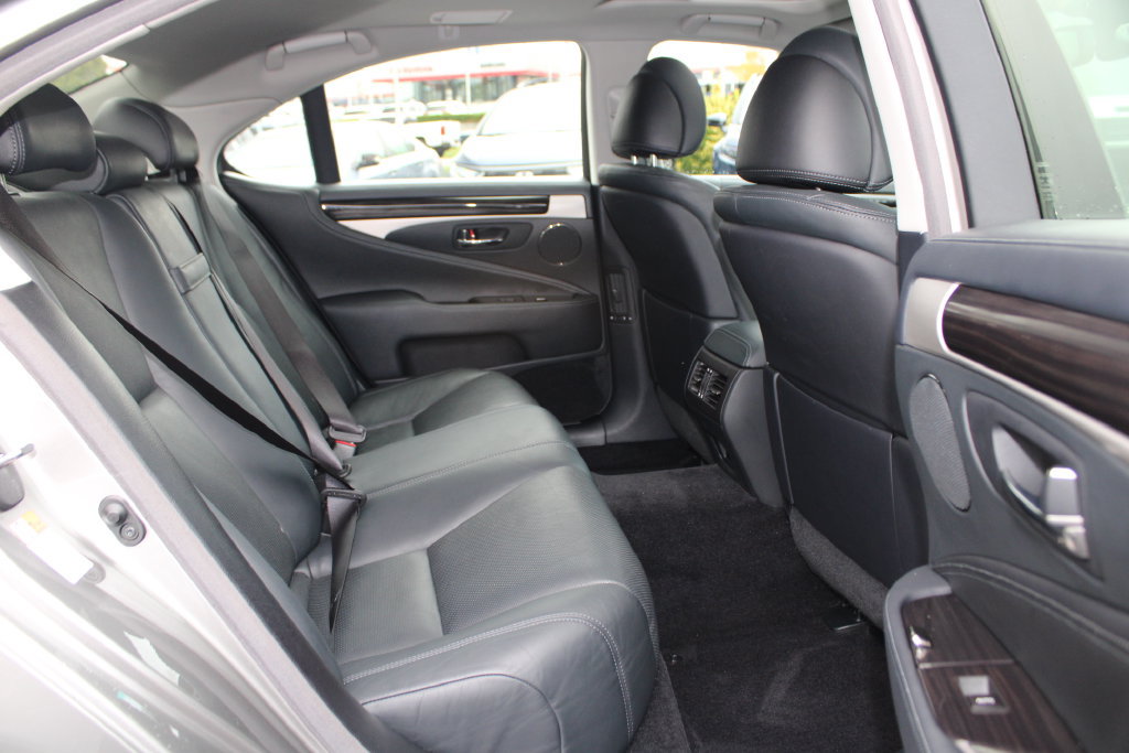 Used 2017 Lexus LS 460 AWD w/ Comfort Package image 13