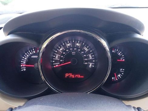 Used 2011 Kia Soul ! FWD image 4