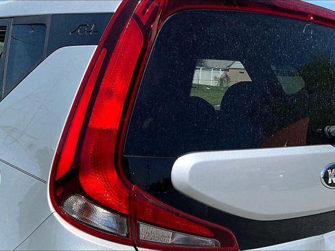 Used 2021 Kia Soul LX FWD image 22