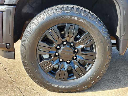 Used 2024 GMC Sierra 3500 Denali Ultimate AWD/4WD image 21