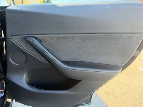 Used 2022 Tesla Model Y Performance AWD/4WD image 17