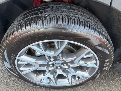 Used 2025 Ford Explorer Platinum AWD/4WD image 9