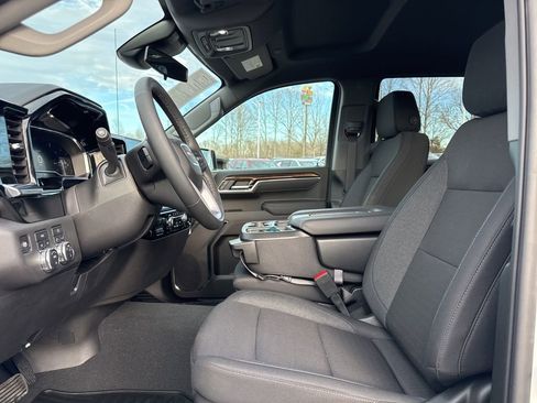 Used 2025 GMC Sierra 1500 Elevation image 9