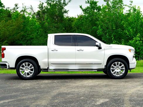 Used 2023 Chevrolet Silverado 1500 High Country w/ High Country Premium Package AWD/4WD image 5