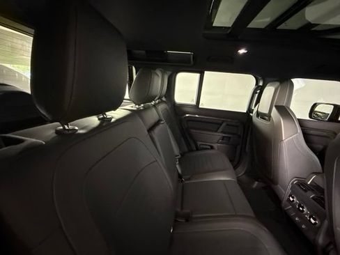 Used 2025 Land Rover Defender 110 AWD/4WD image 41