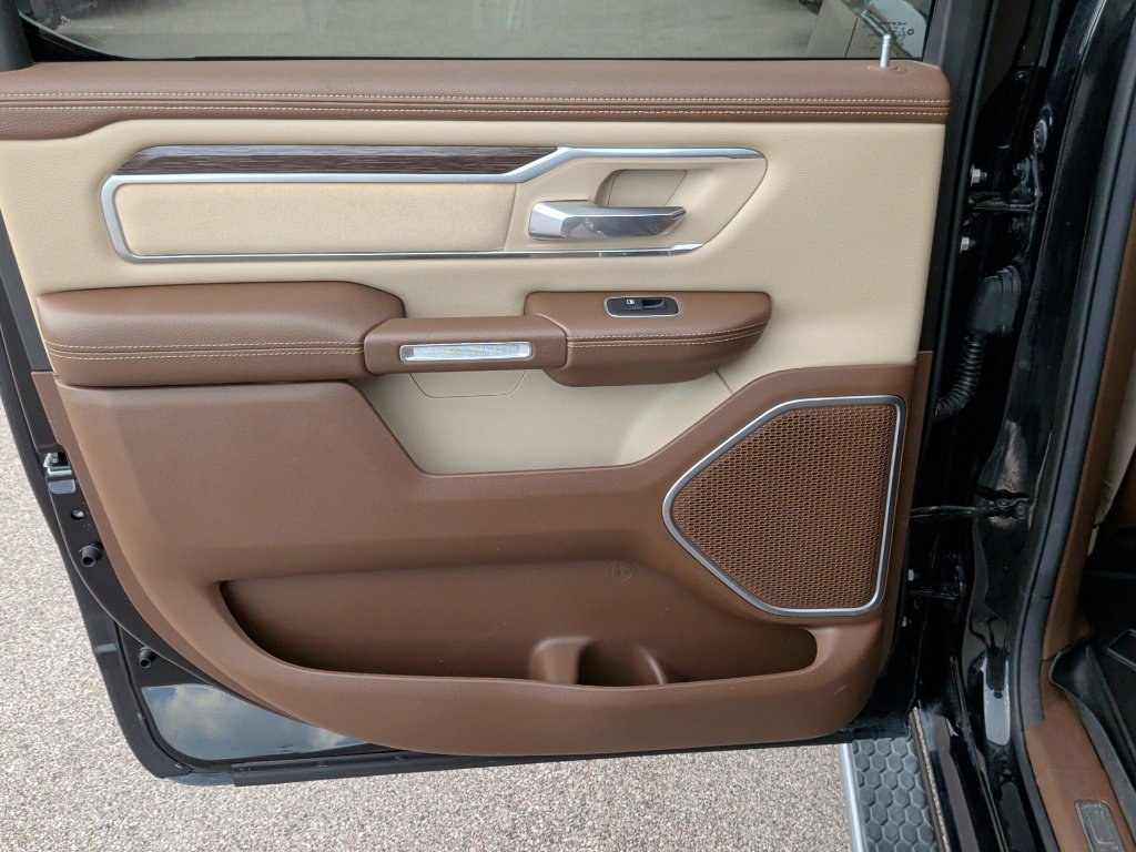 Used 2020 RAM 1500 Laramie RWD image 39