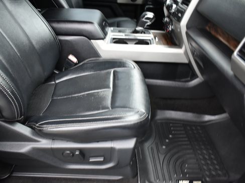 Used 2019 Ford F150 Lariat image 29