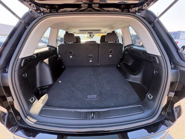 Used 2023 Jeep Grand Cherokee Laredo X AWD/4WD image 33