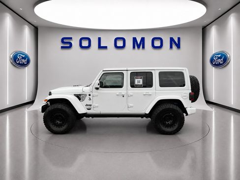 Used 2021 Jeep Wrangler Unlimited Sahara AWD/4WD image 8