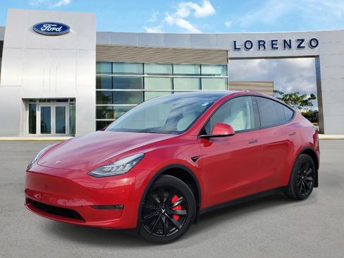 Used 2023 Tesla Model Y Long Range image 1