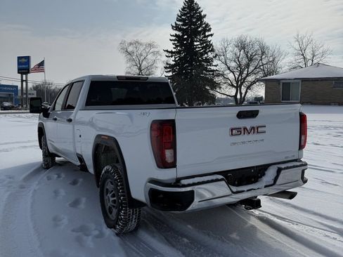 Used 2024 GMC Sierra 2500 Pro w/ Convenience Package image 4