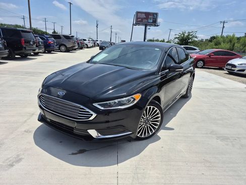 Used 2018 Ford Fusion SE w/ Fusion SE Technology Package FWD image 1
