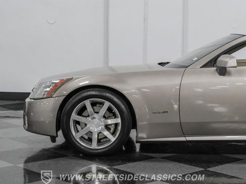 Used 2005 Cadillac XLR RWD image 22