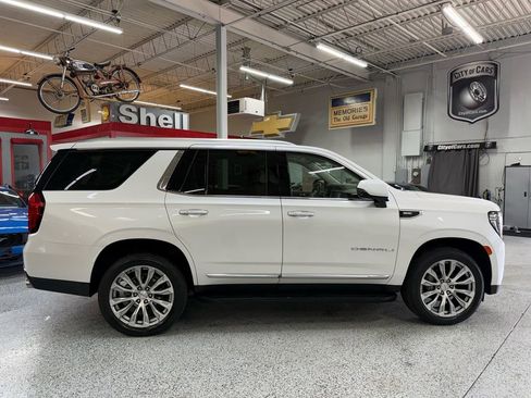 Used 2023 GMC Yukon Denali image 6